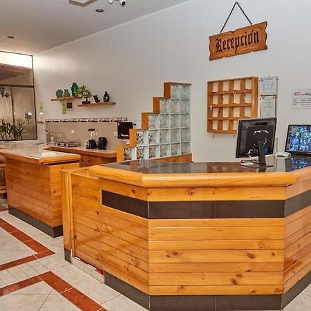 Hostal Montecarlo Камана Екстериор снимка